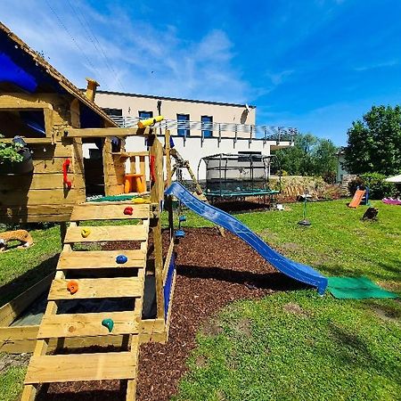 Tiny Kozma Apartment ボーデンスドルフ エクステリア 写真