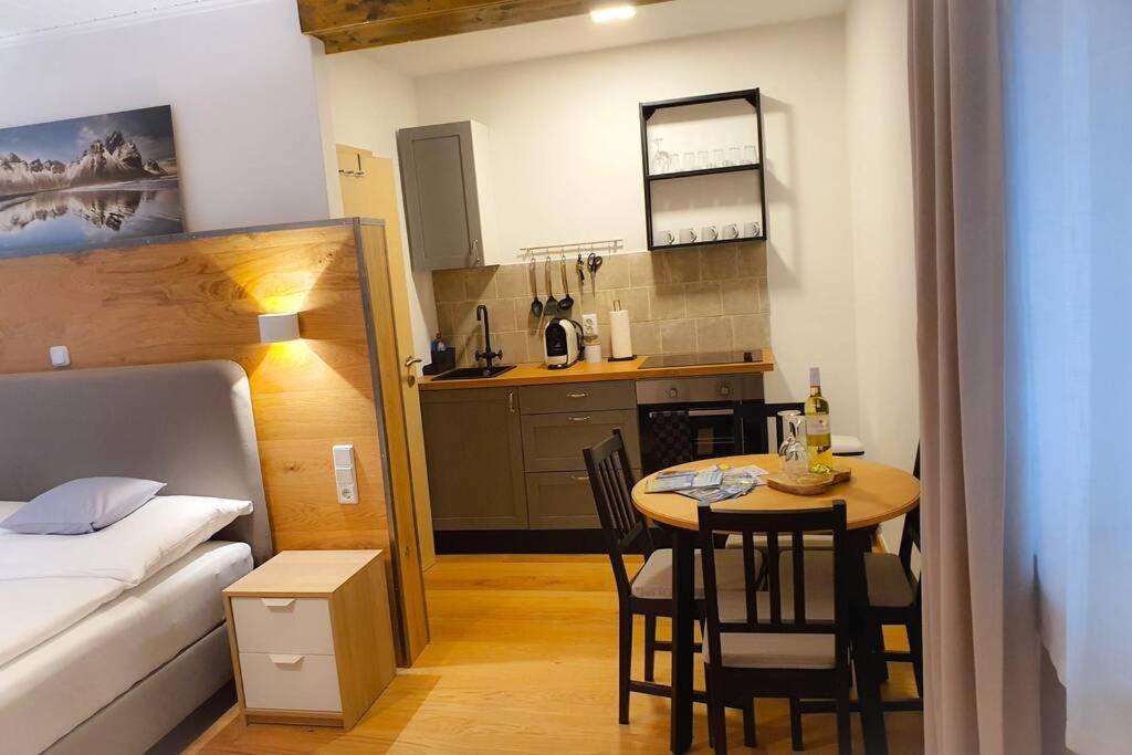 Tiny Kozma Apartment ボーデンスドルフ エクステリア 写真