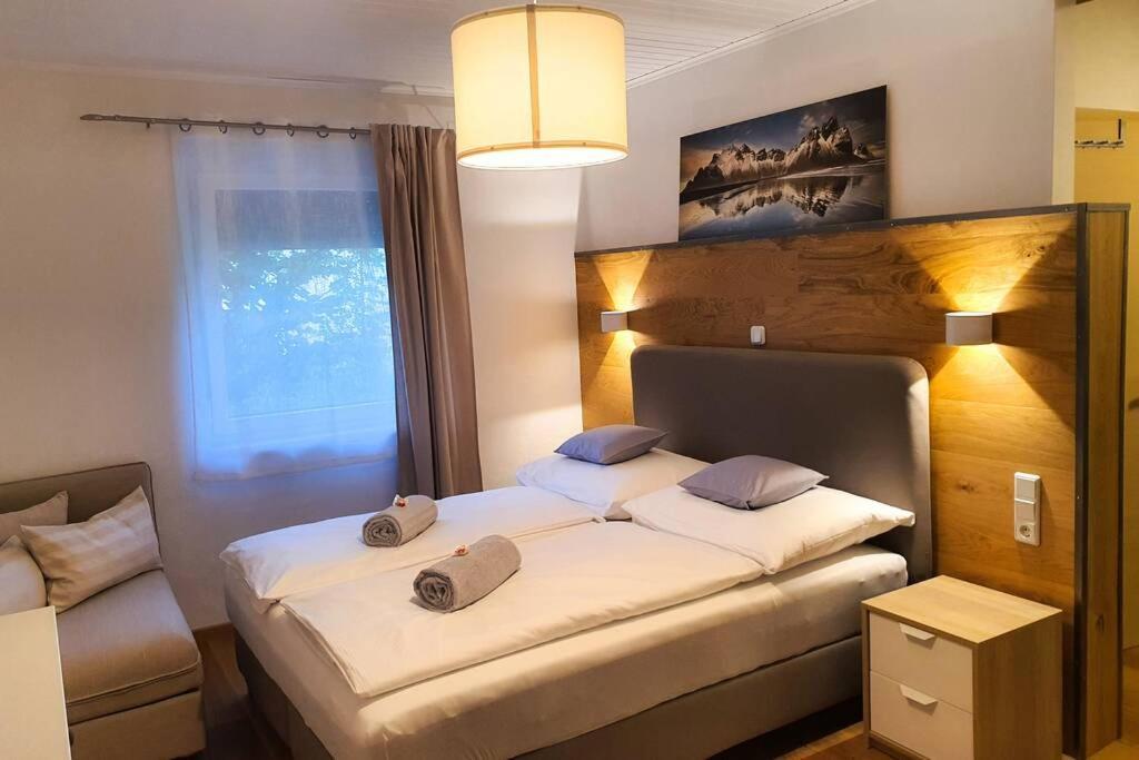 Tiny Kozma Apartment ボーデンスドルフ エクステリア 写真